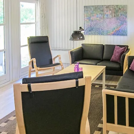 3 Bedroom Lovely In Aakirkeby * Vester Somarken