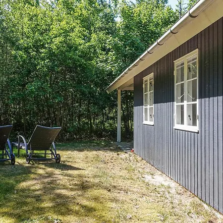 Holiday home 3 Bedroom Lovely In Aakirkeby *