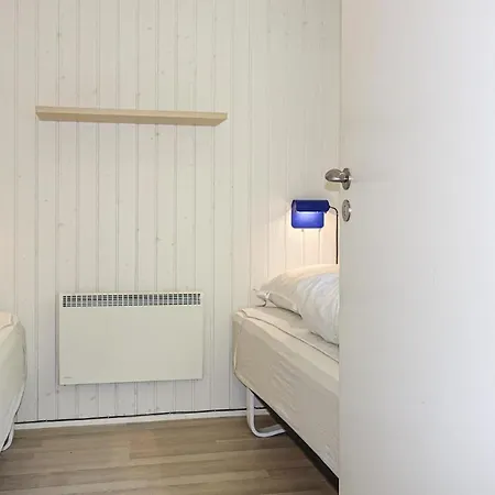 3 Bedroom Lovely In Aakirkeby