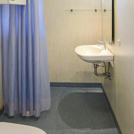 3 Bedroom Lovely In Aakirkeby